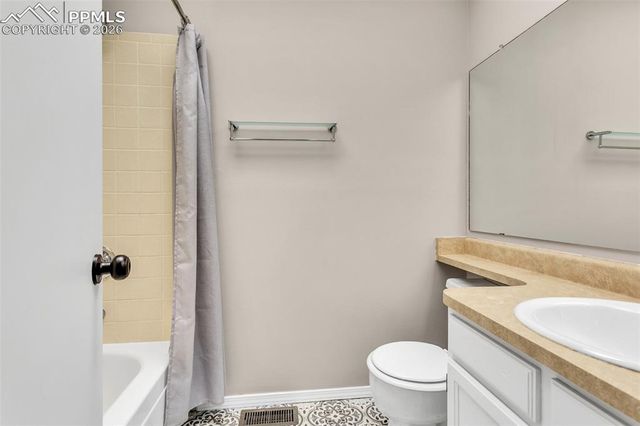 3350 Lynnwood Way, Colorado Springs, CO 80918