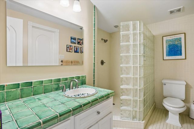 6635 Minola Street, Houston, TX 77007