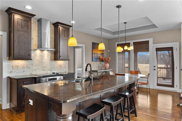 22905 E 42nd St Court, Blue Springs, MO 64015