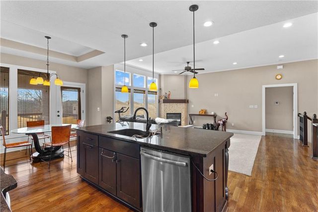 22905 E 42nd St Court, Blue Springs, MO 64015