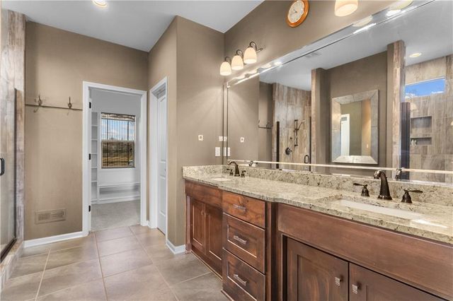 22905 E 42nd St Court, Blue Springs, MO 64015