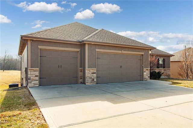 22905 E 42nd St Court, Blue Springs, MO 64015