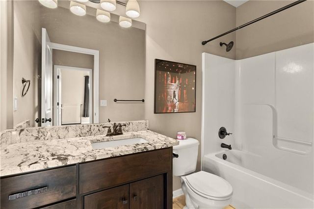 22905 E 42nd St Court, Blue Springs, MO 64015