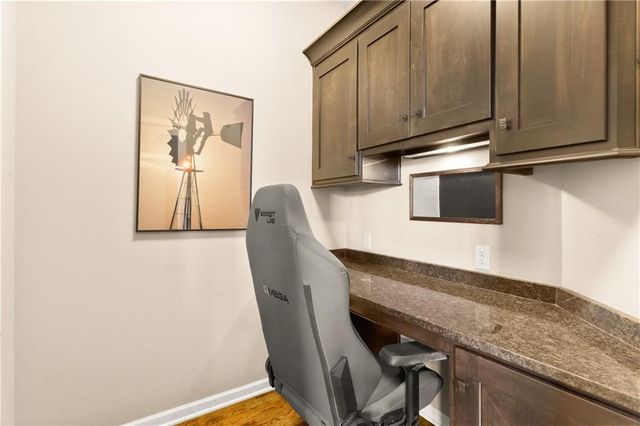 22905 E 42nd St Court, Blue Springs, MO 64015