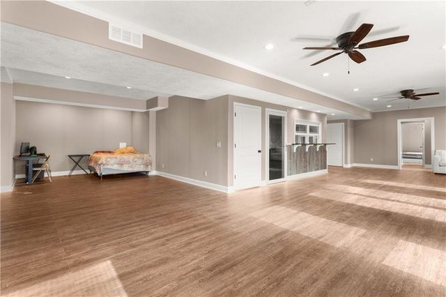 22905 E 42nd St Court, Blue Springs, MO 64015