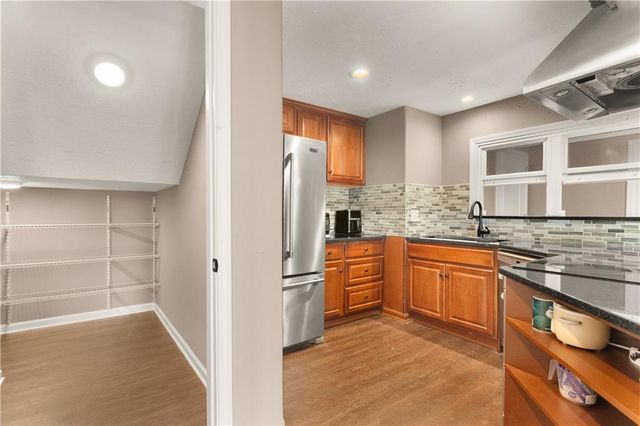 22905 E 42nd St Court, Blue Springs, MO 64015