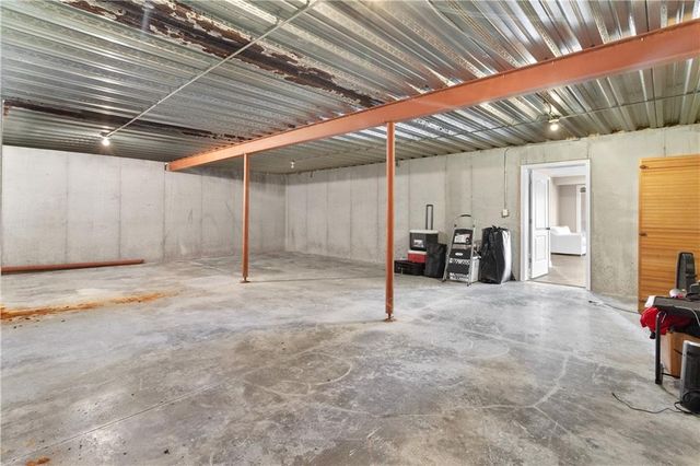 22905 E 42nd St Court, Blue Springs, MO 64015