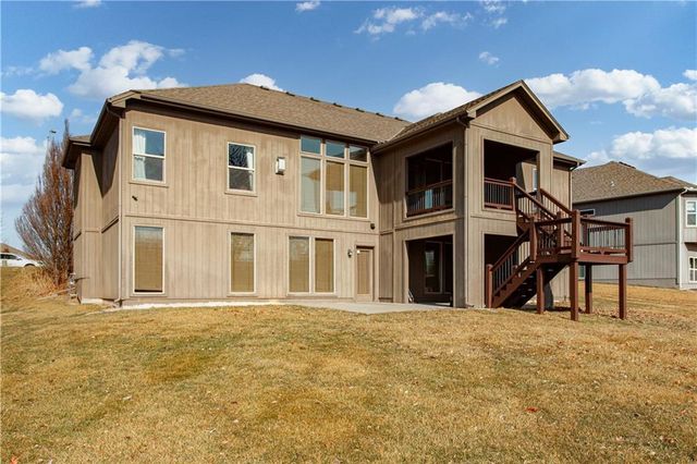 22905 E 42nd St Court, Blue Springs, MO 64015