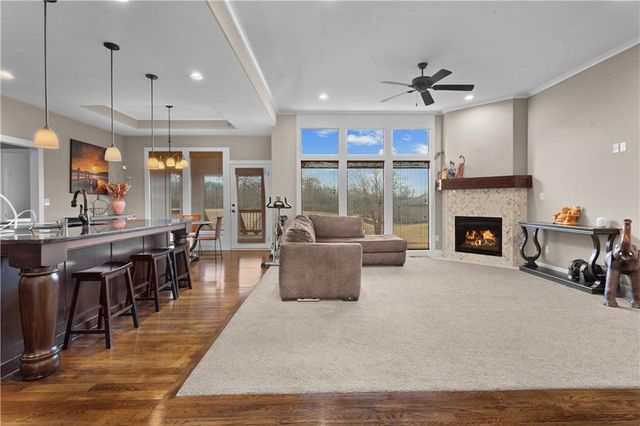 22905 E 42nd St Court, Blue Springs, MO 64015