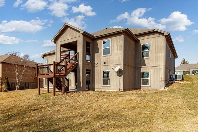 22905 E 42nd St Court, Blue Springs, MO 64015