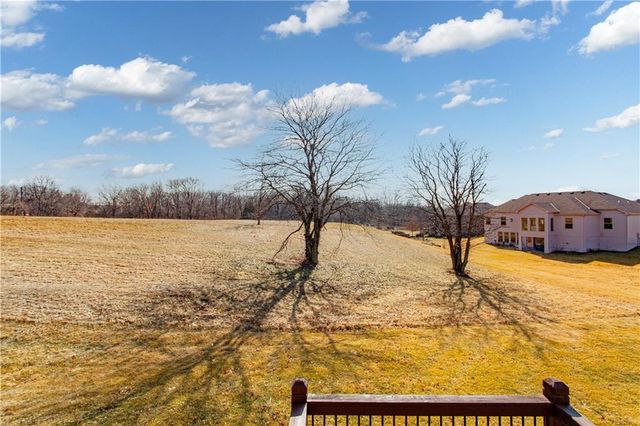 22905 E 42nd St Court, Blue Springs, MO 64015