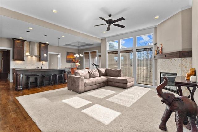 22905 E 42nd St Court, Blue Springs, MO 64015