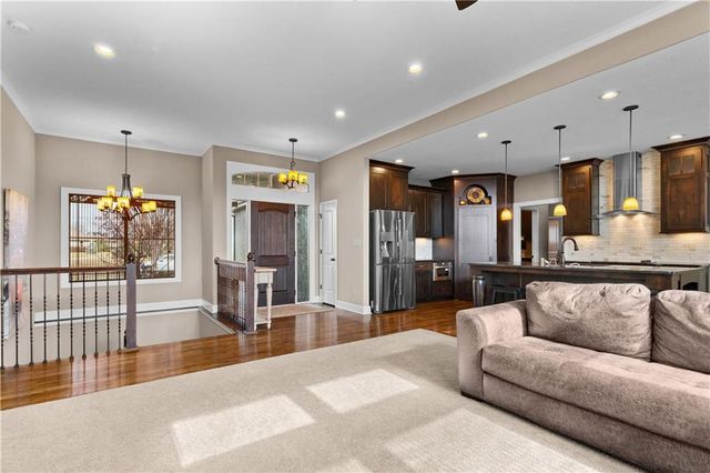 22905 E 42nd St Court, Blue Springs, MO 64015