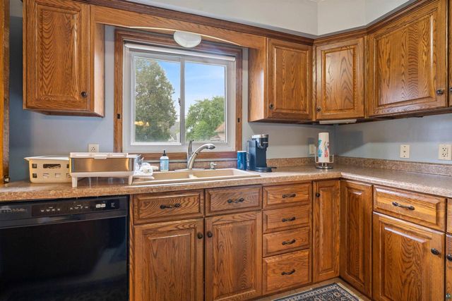 1308 N 16th St, Superior, WI 54880