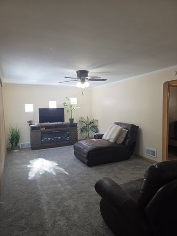 8634 S Kolin Avenue, Chicago, IL 60652