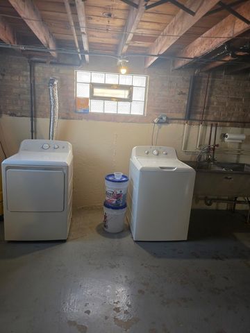 8634 S Kolin Avenue, Chicago, IL 60652