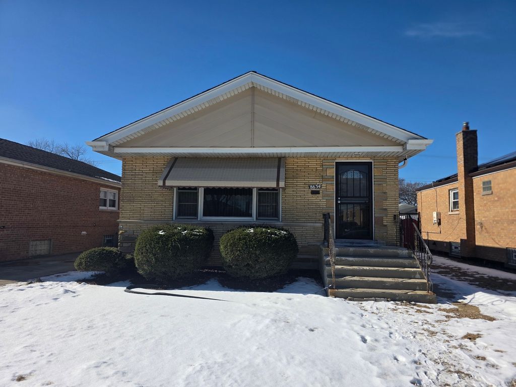 8634 S Kolin Avenue, Chicago, IL 60652