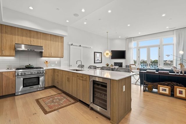 10 Shipyard Dr 511, Hingham, MA 02043