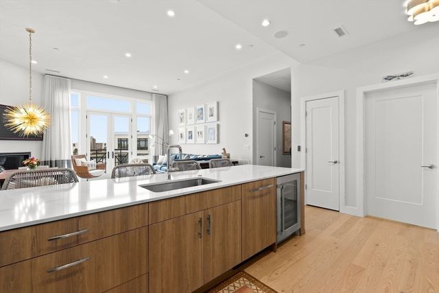 10 Shipyard Dr 511, Hingham, MA 02043