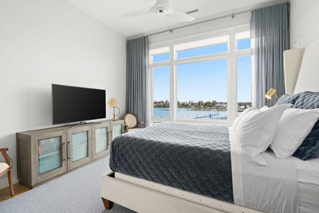 10 Shipyard Dr 511, Hingham, MA 02043