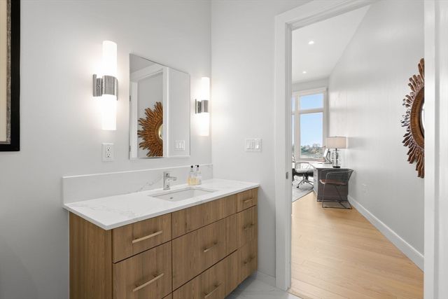 10 Shipyard Dr 511, Hingham, MA 02043