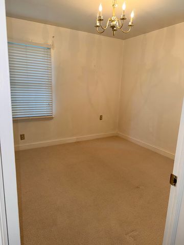 4696 Ohio River Road, Huntington, WV 25702