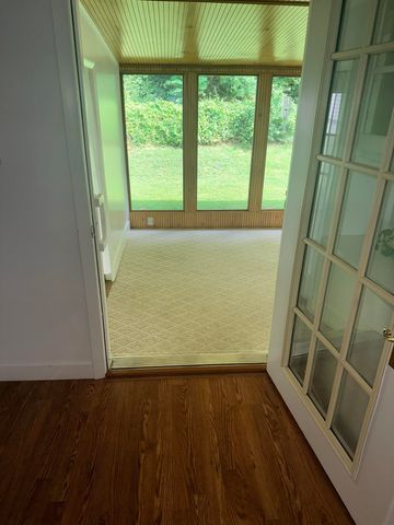 4696 Ohio River Road, Huntington, WV 25702