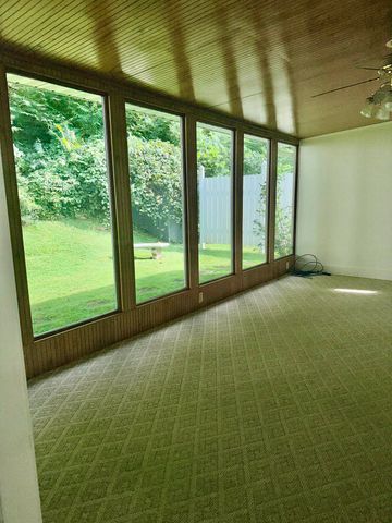 4696 Ohio River Road, Huntington, WV 25702