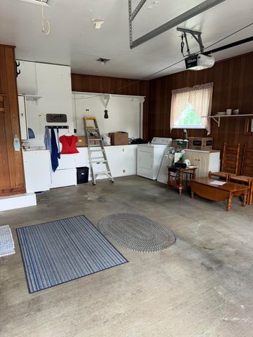 4696 Ohio River Road, Huntington, WV 25702
