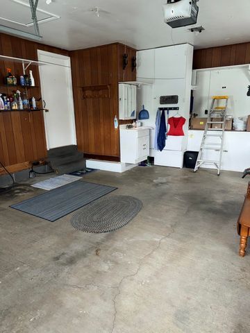 4696 Ohio River Road, Huntington, WV 25702