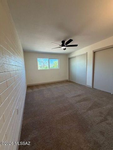 382 N Calle Del Chancero, Green Valley, AZ 85614