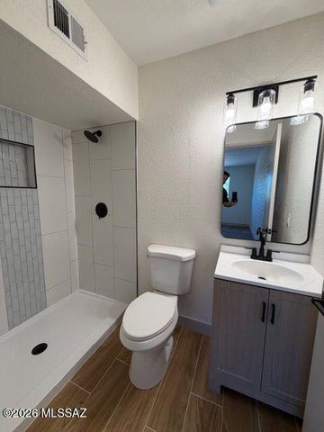 382 N Calle Del Chancero, Green Valley, AZ 85614