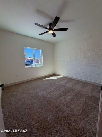 382 N Calle Del Chancero, Green Valley, AZ 85614