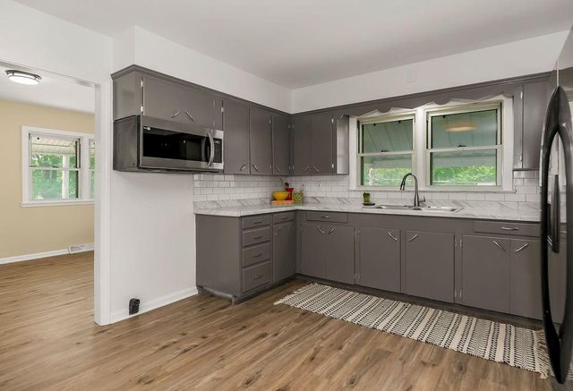102 S 18th Street, Leavenworth, KS 66048