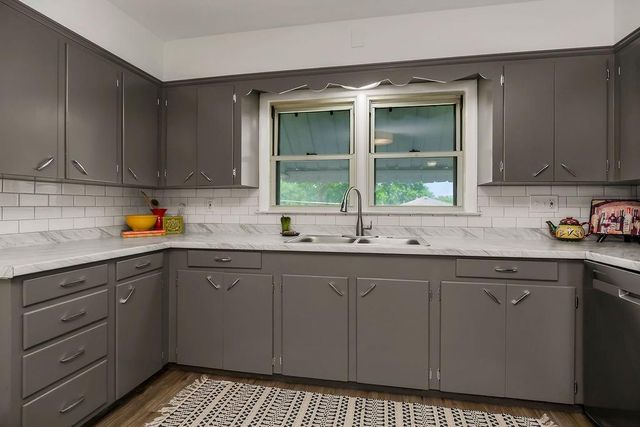 102 S 18th Street, Leavenworth, KS 66048
