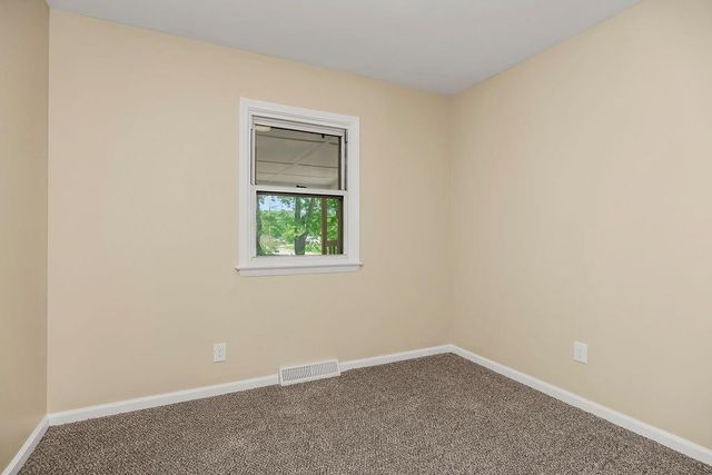102 S 18th Street, Leavenworth, KS 66048