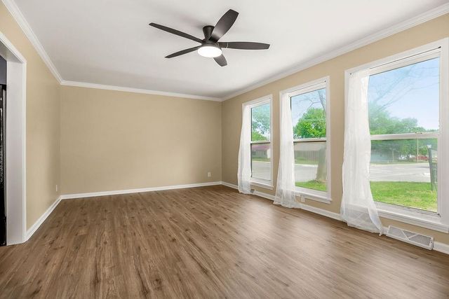 102 S 18th Street, Leavenworth, KS 66048