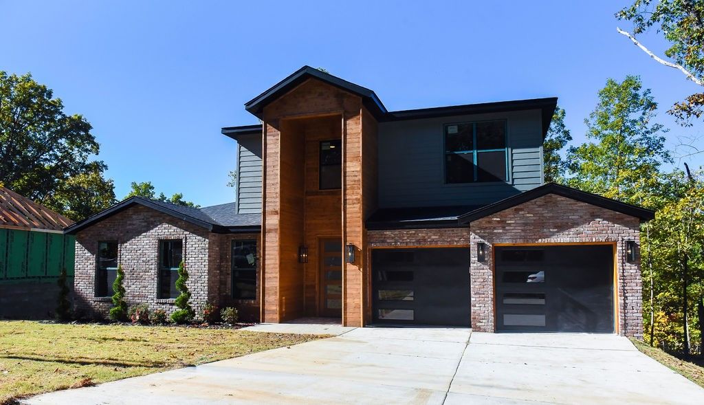 50 Claxton Drive, Bella Vista, AR 72714