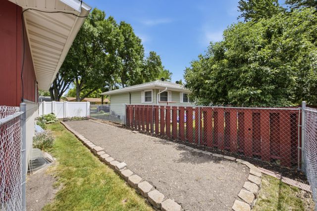 3030 8th Street N, Fargo, ND 58102