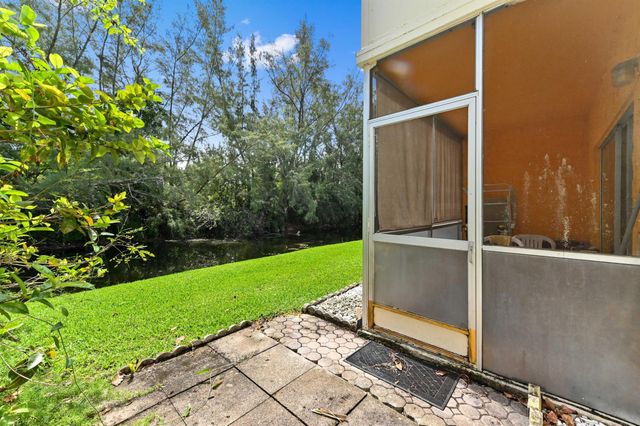 368 Lake Frances Drive, West Palm Beach, FL 33411