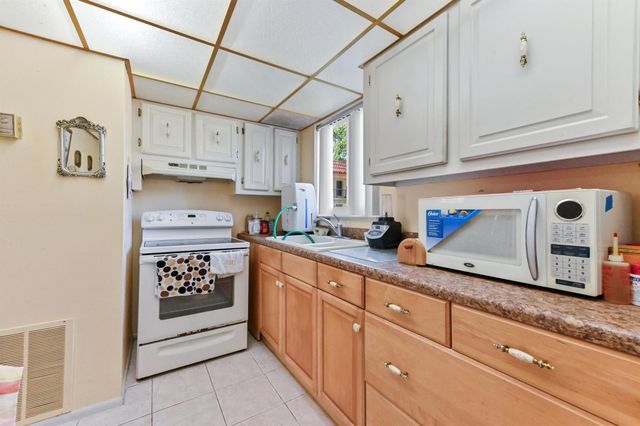 368 Lake Frances Drive, West Palm Beach, FL 33411