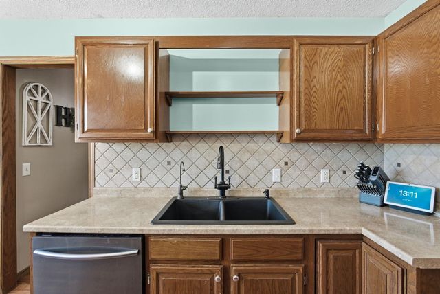 10236 W May Ct, Wichita, KS 67209