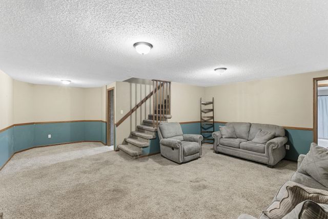 10236 W May Ct, Wichita, KS 67209