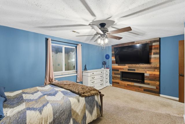 10236 W May Ct, Wichita, KS 67209