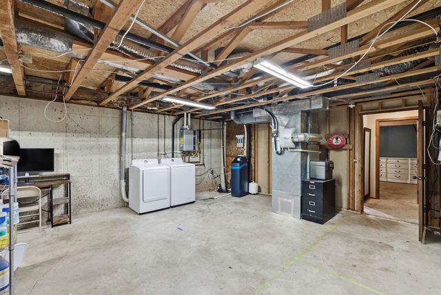 10236 W May Ct, Wichita, KS 67209