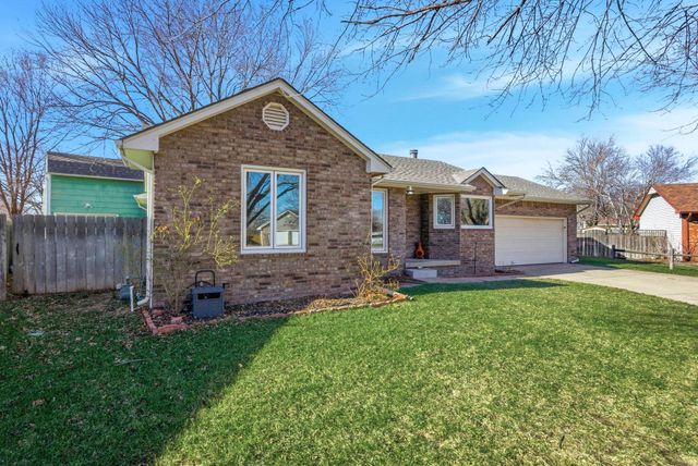 10236 W May Ct, Wichita, KS 67209