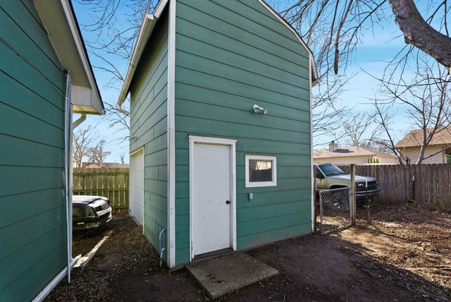 10236 W May Ct, Wichita, KS 67209