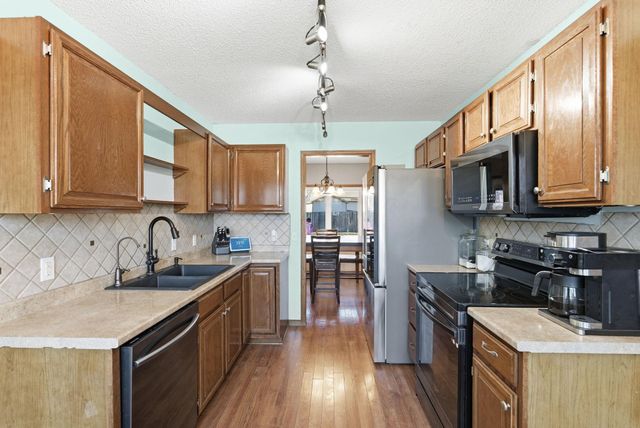 10236 W May Ct, Wichita, KS 67209