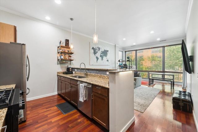 3920 N SHERIDAN Road 311, Chicago, IL 60613