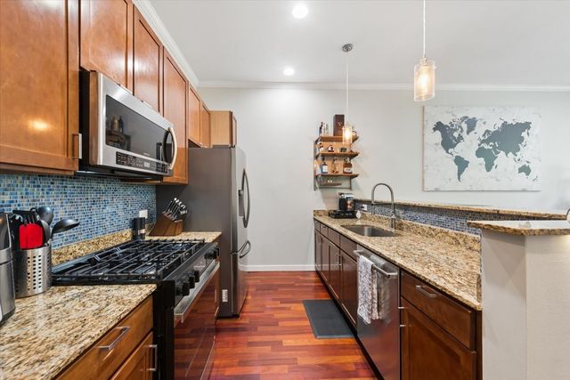 3920 N SHERIDAN Road 311, Chicago, IL 60613